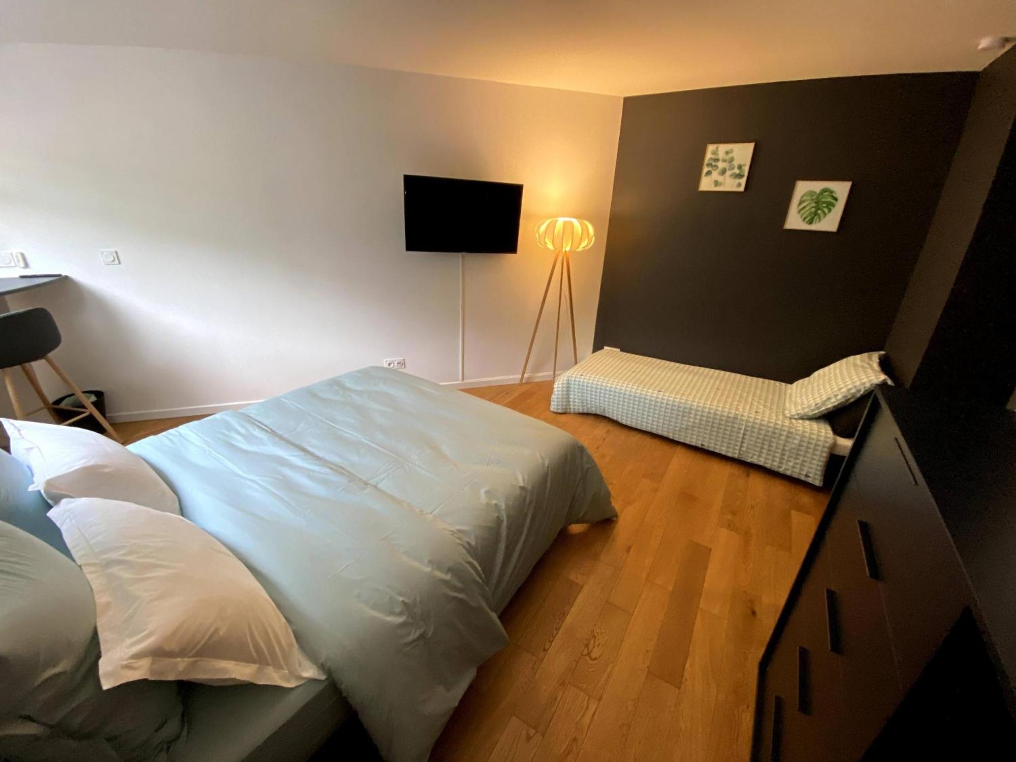 Au 10 Bed&Breakfast Luisant Zimmer foto