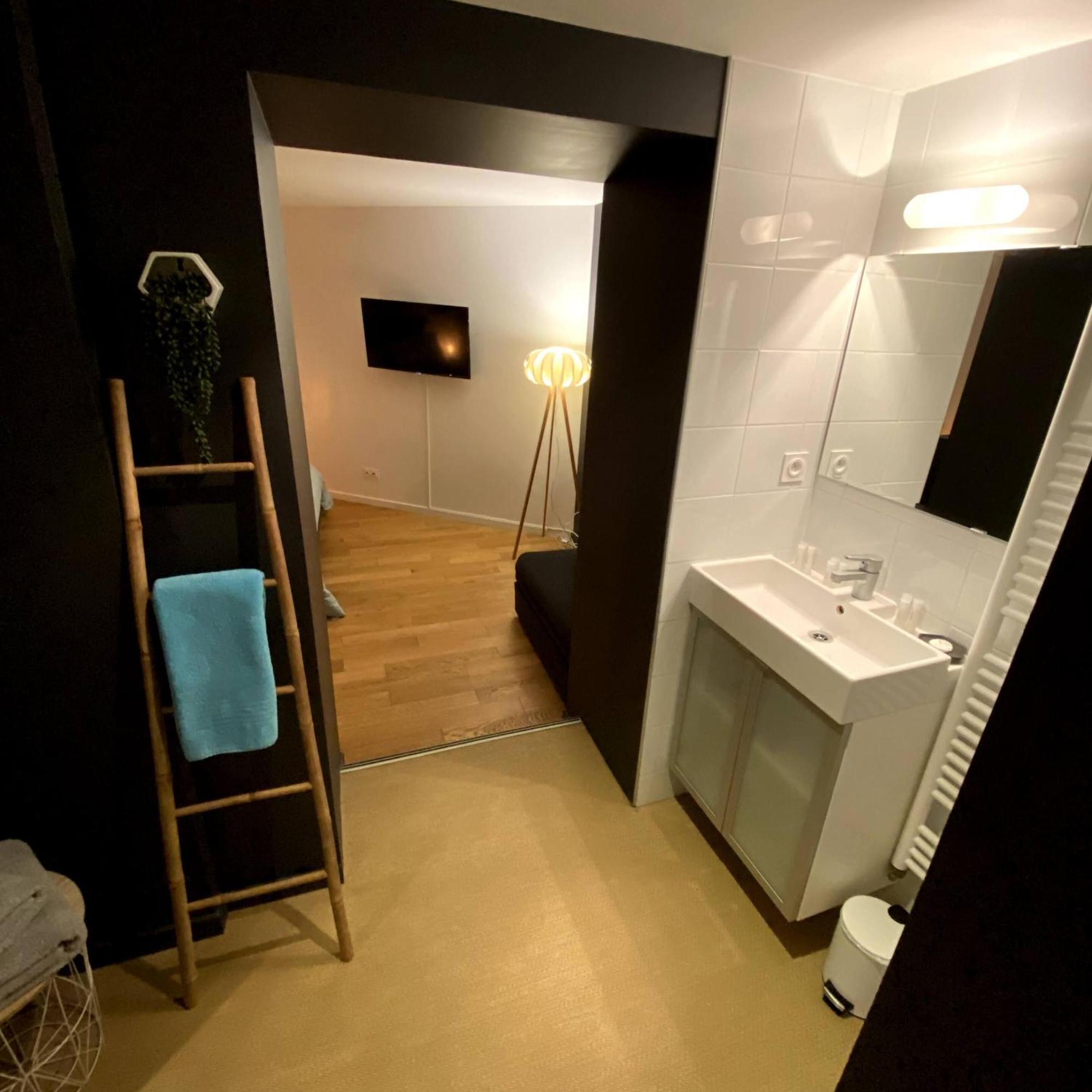 Au 10 Bed&Breakfast Luisant Zimmer foto