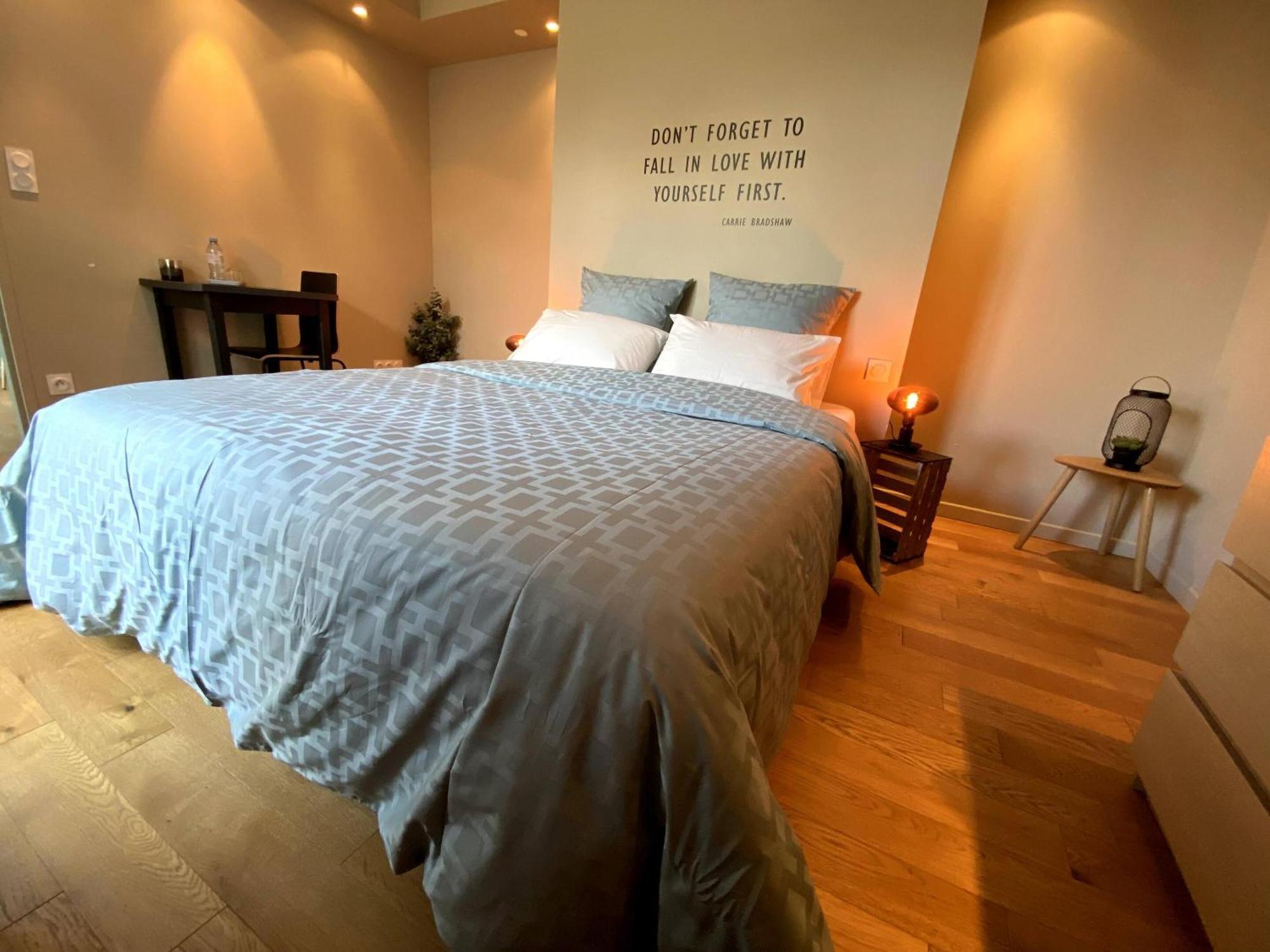 Au 10 Bed&Breakfast Luisant Zimmer foto